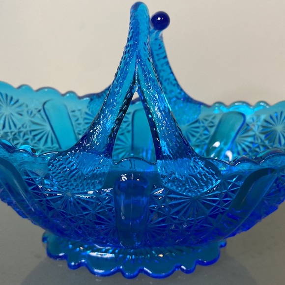 Daisy & Button Colonial Blue by Fenton, Glass Basket, Split Handle - Picture 11 of 16
